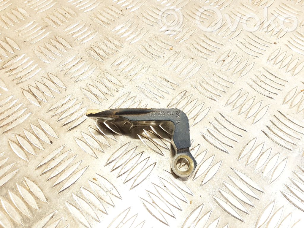 Front door upper hinge   31457956