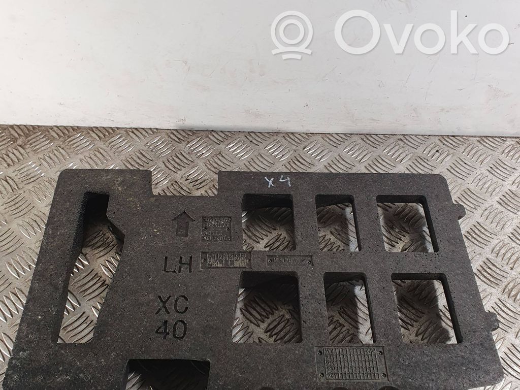 Volvo XC40 Element spumă suport bară spate 