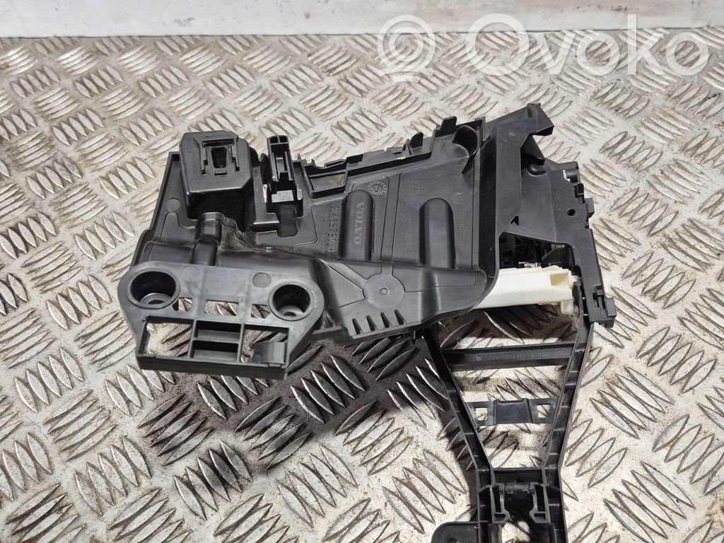 Volvo V60 Zamek drzwi przednich 