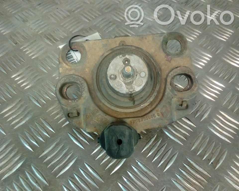 Engine mount bracket   77007956860