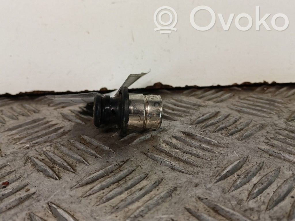 Nissan Sunny Cigarette lighter 