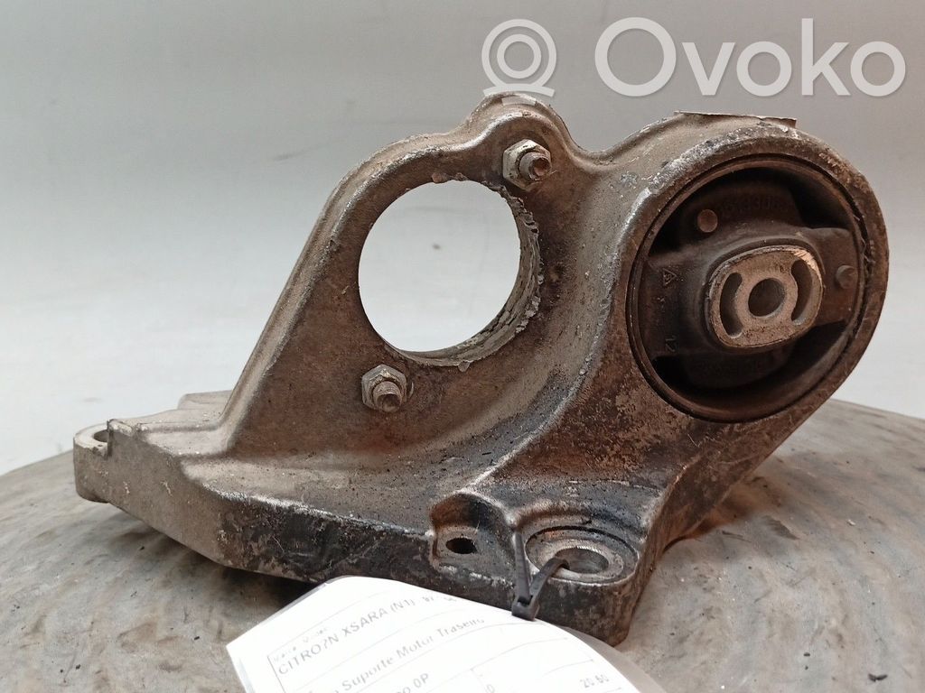 Citroen Xsara Engine mount bracket 