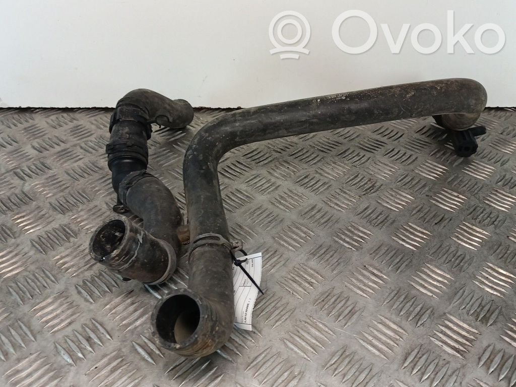 Jäähdytysnesteletku   1J0121049E
