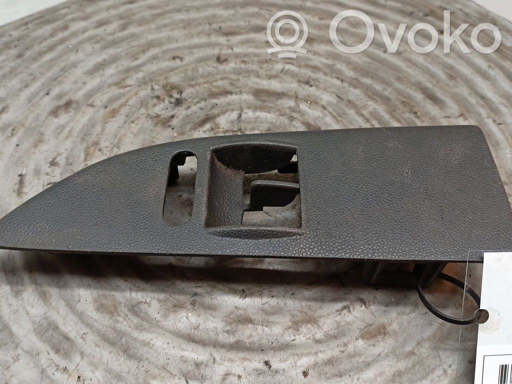 Electric window control switch   6Y1867227B