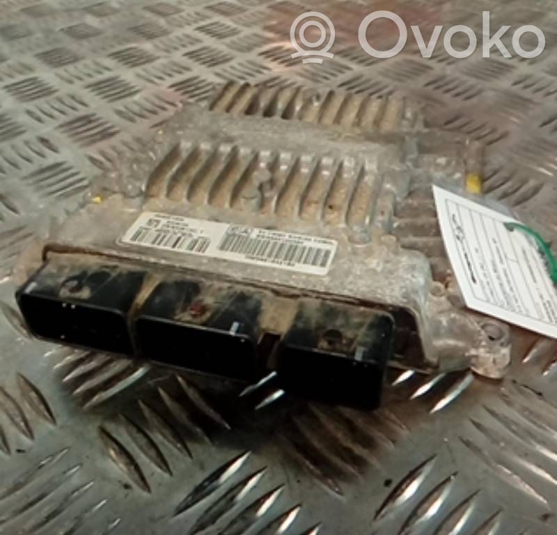 Блок управления двигателя   5WS40615CT,SIEMENS,SW9665100380