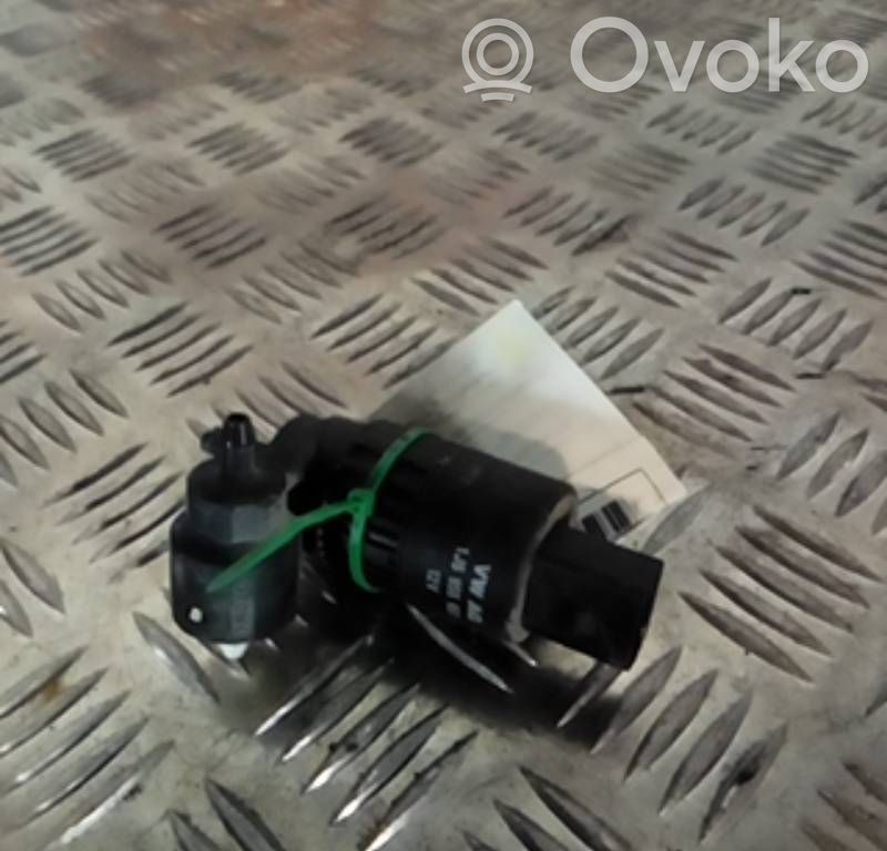 Windscreen/windshield washer pump   1J6955651
