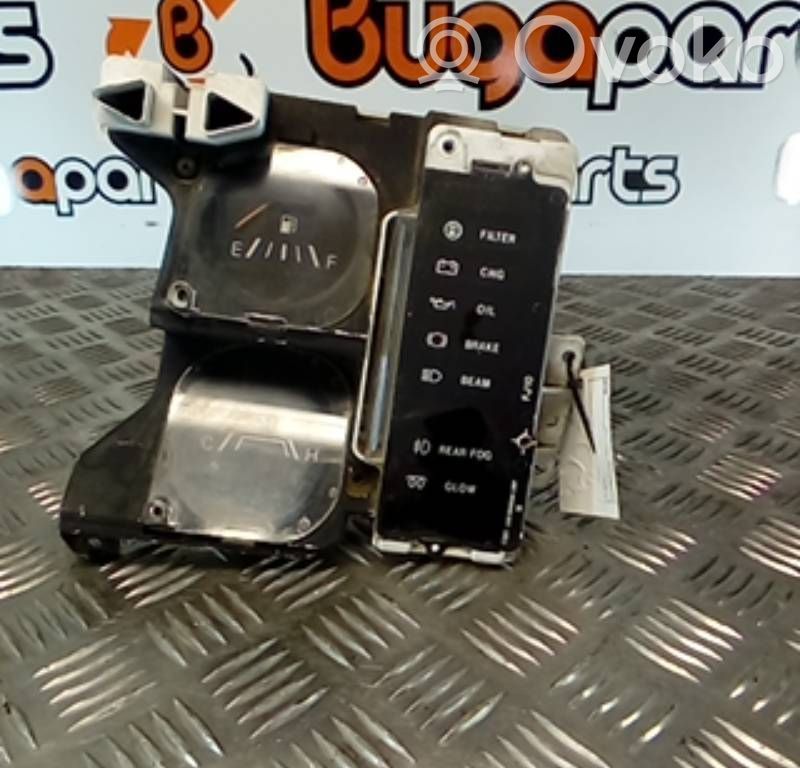 Nissan Cab Star Geschwindigkeitsmesser Cockpit 