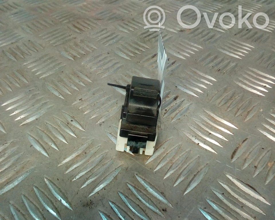 Electric window control switch   8481012080,8481012080