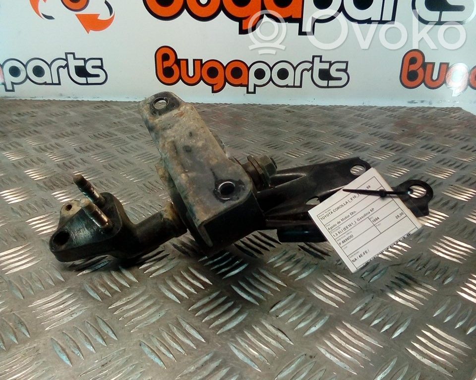 Toyota Corolla E110 Soporte de montaje del motor 
