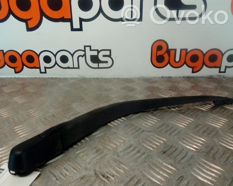 Renault Clio I Brazo del limpiaparabrisas trasero 