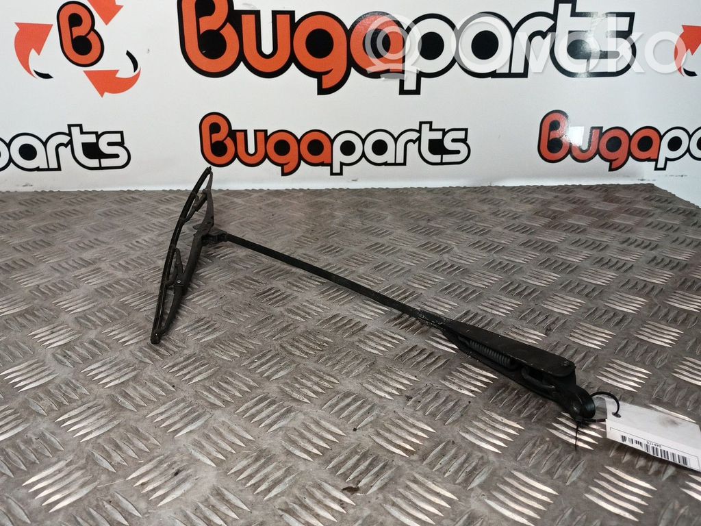 Peugeot 309 Front wiper blade arm 
