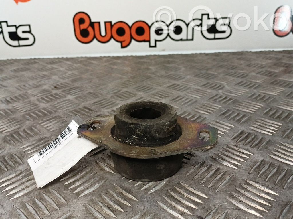 Peugeot 306 Engine mount bracket 