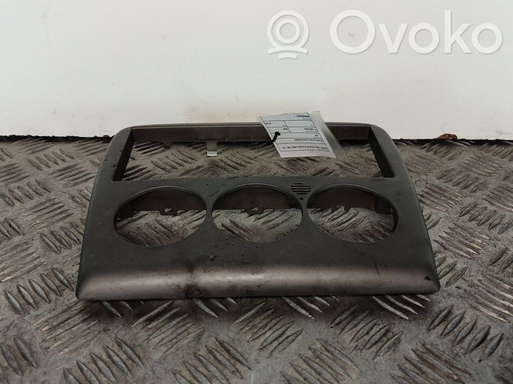 Opel Vectra B Rămă unitate radio/GPS 