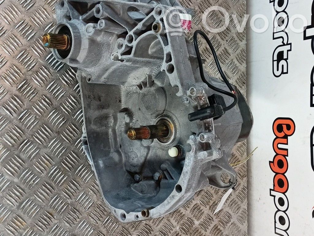 Manual 5 speed gearbox   JB1025