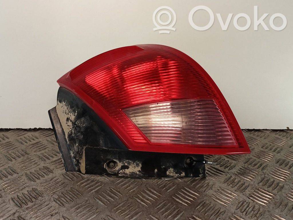 Mitsubishi Colt CZ3 Luz trasera/de freno 