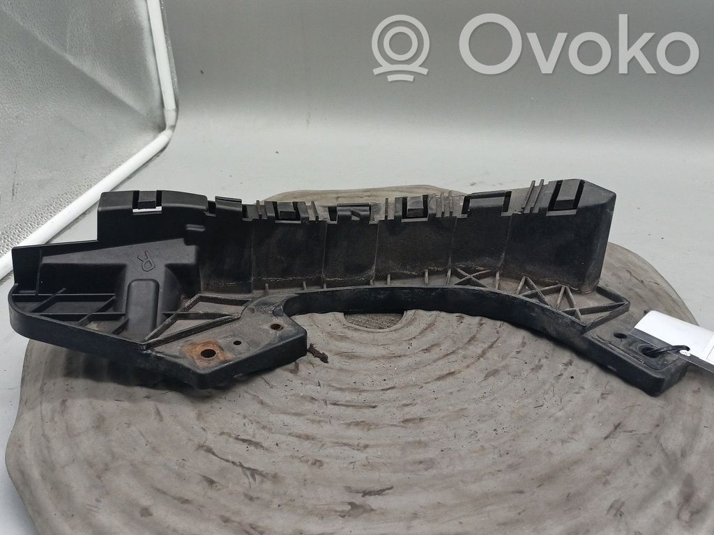 Front bumper mounting bracket   57707SC030,57707SC010