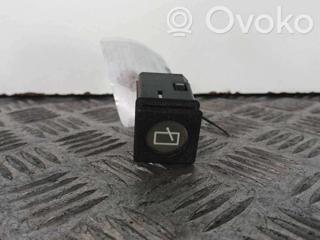 Electric window control switch   AUSTINMETRO