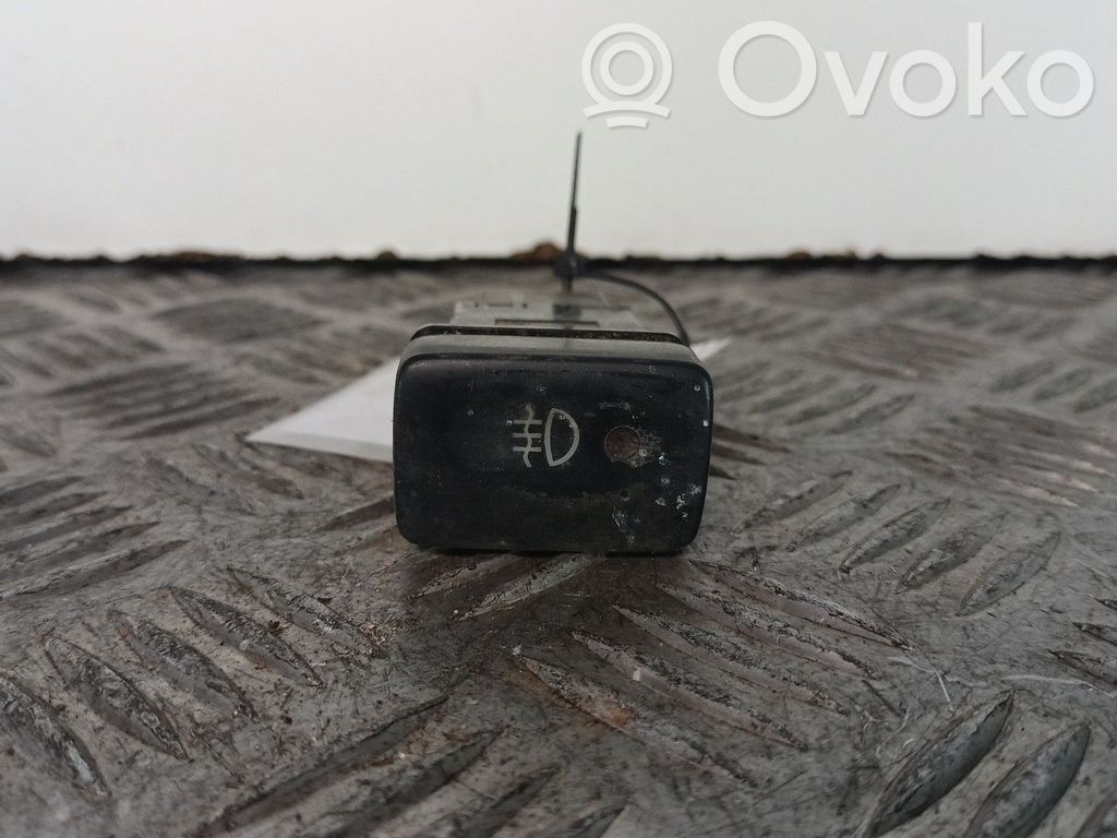 Nissan Sunny Sumuvalojen kytkin 