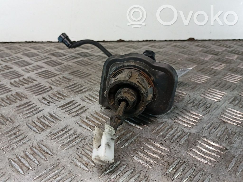 Clutch master cylinder   S4MZD