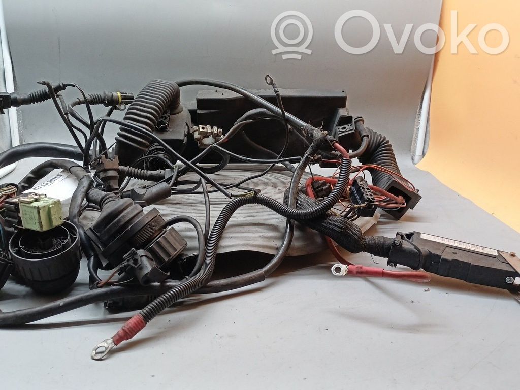 Faisceau de câblage pour moteur   21108236,12521724678,174T1,2246266A