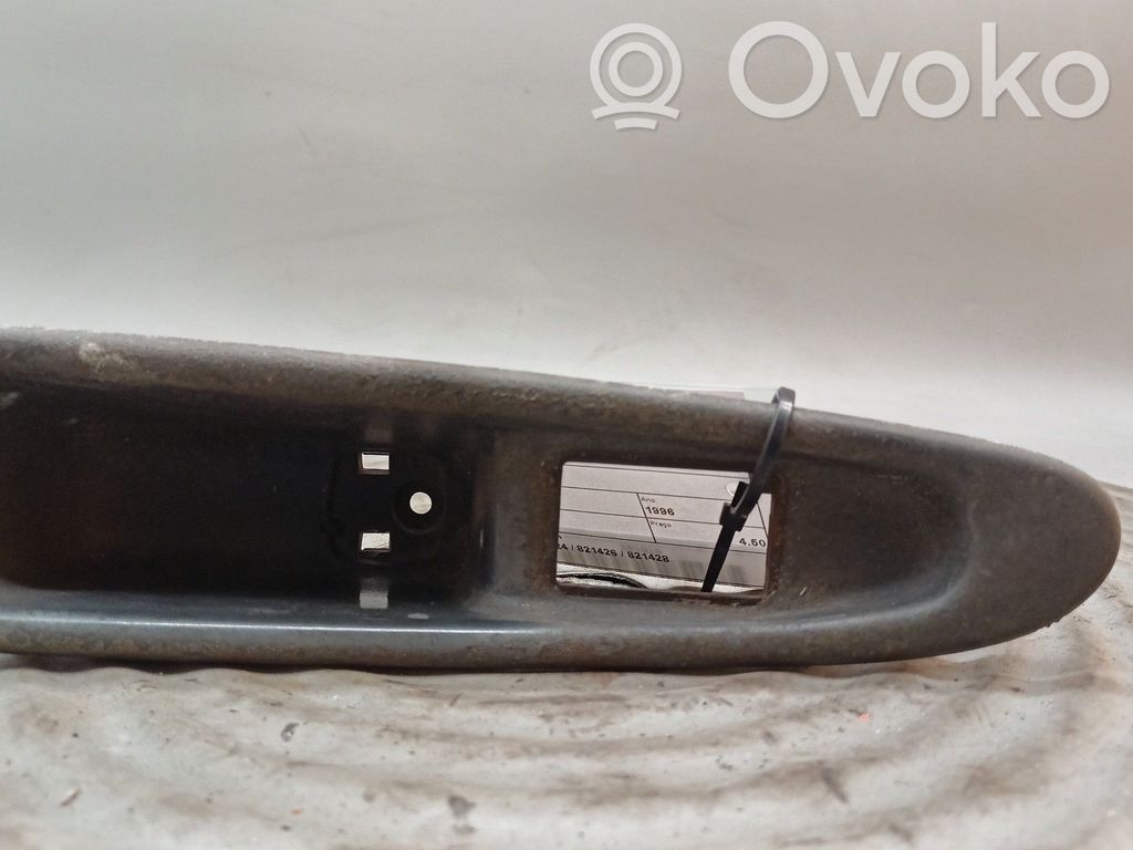 Electric window control switch   821424,821426,821428