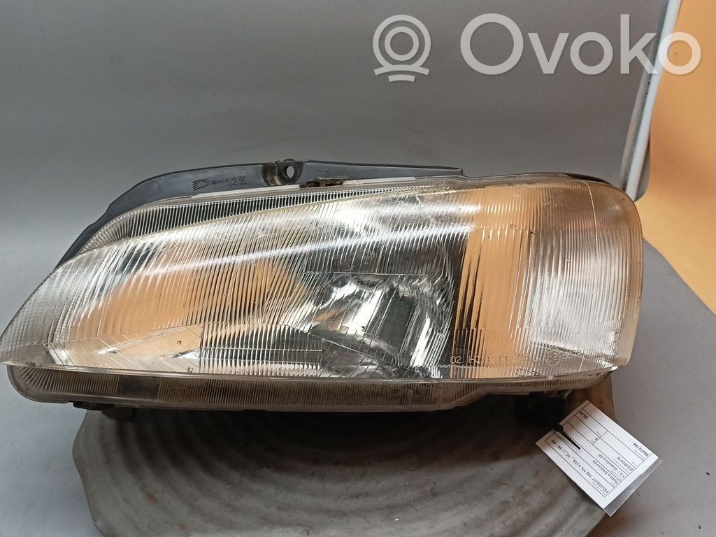 Peugeot 106 Etu-/Ajovalo 