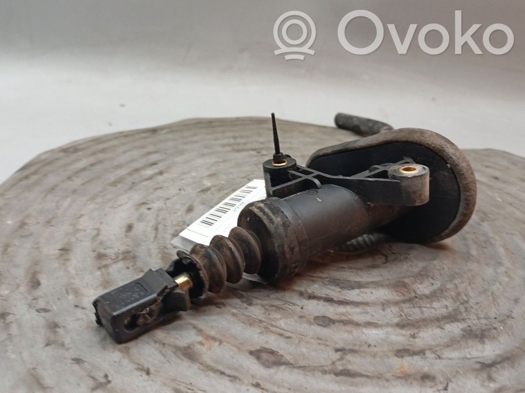 Cilindro maestro de embrague   7M0721401C,95VW7A543BC