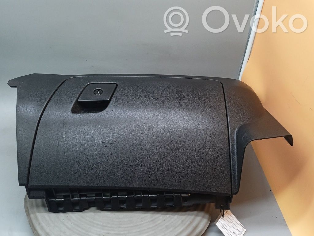 Glove box   735471272