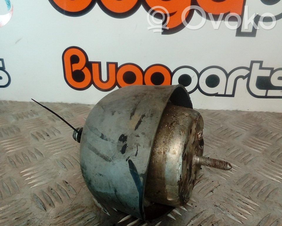 Soporte de montaje del motor   8D0199382M