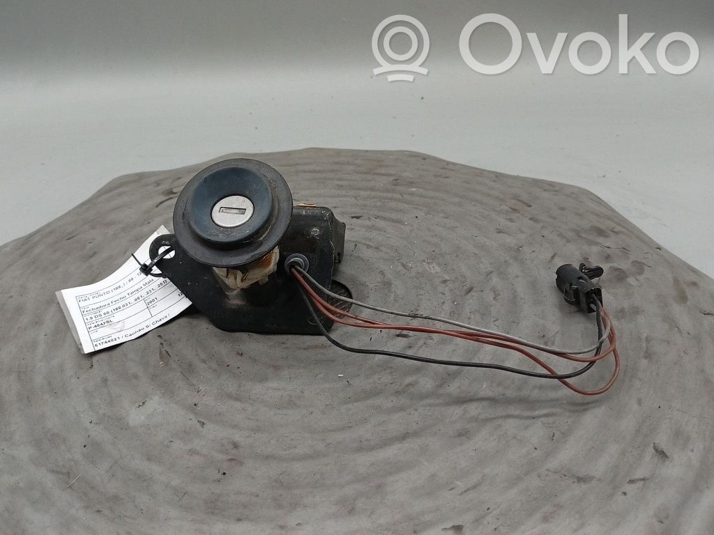 Fiat Punto (188) Zamek klapy tylnej bagażnika 