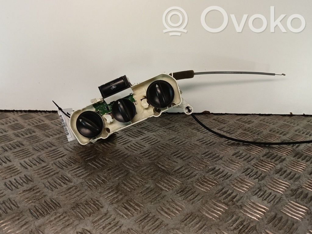 Toyota Corolla Verso E121 Climate control unit 