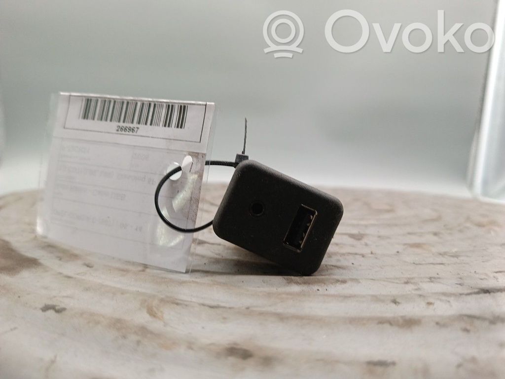 Opel Corsa D Unidad delantera de radio/CD/DVD/GPS 
