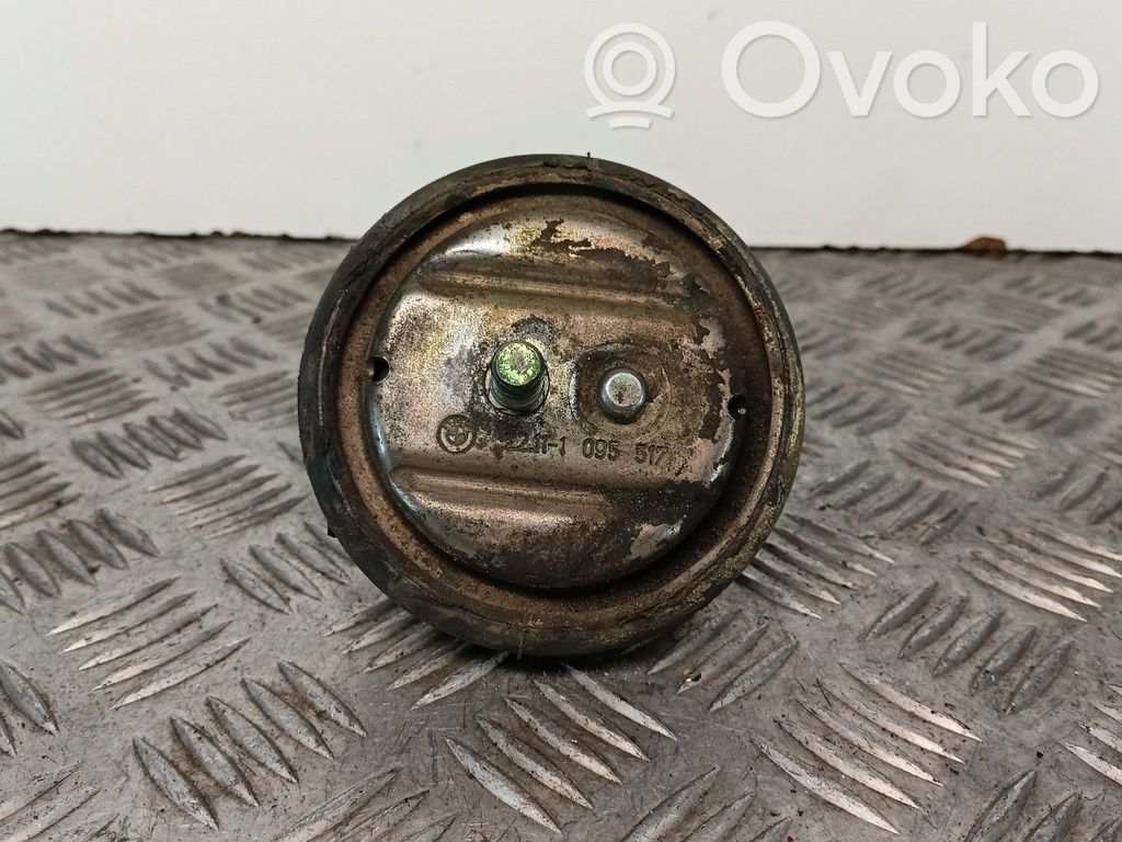 Moottorin kiinnikekorvake   1092974