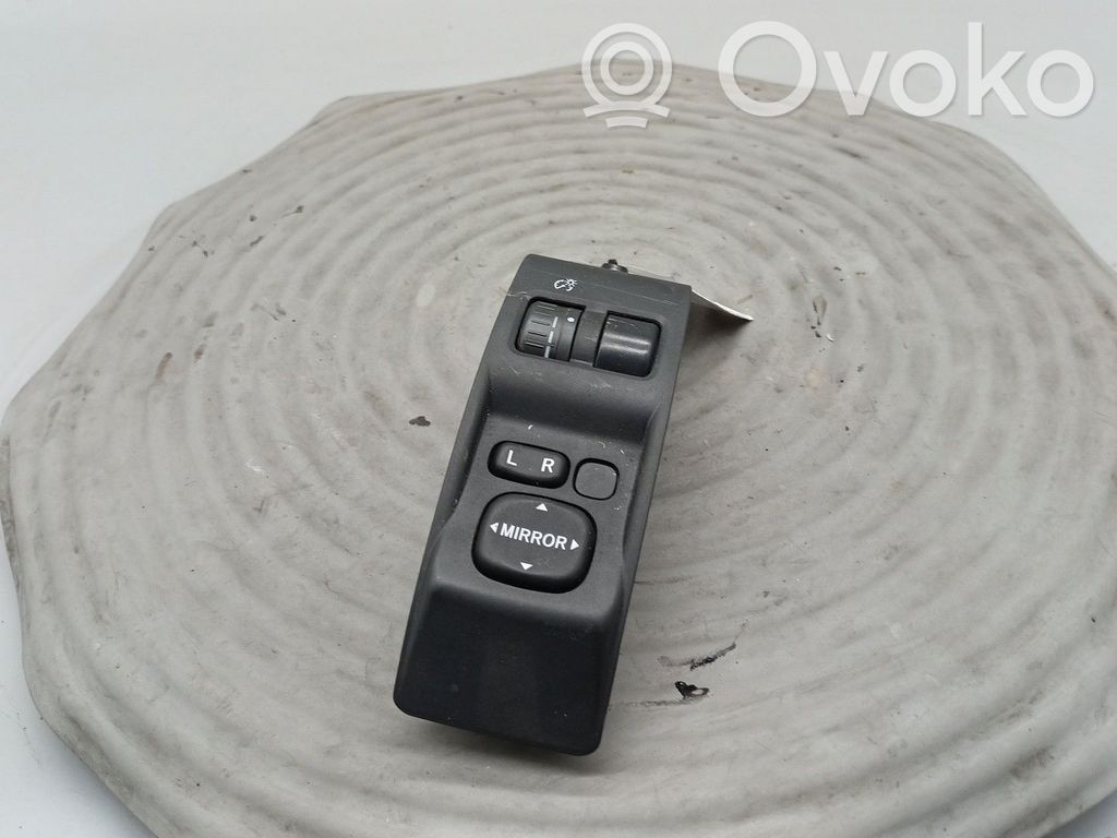 Wing mirror switch   83002FG000,183575
