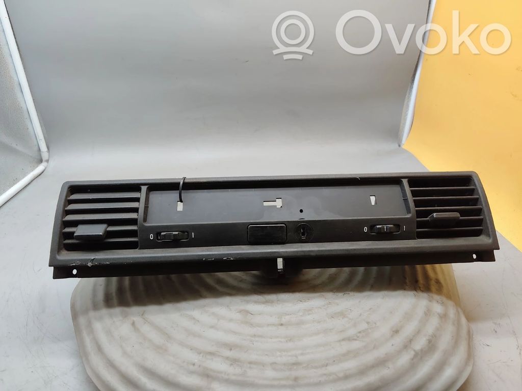 Dash center air vent grill   51168162022