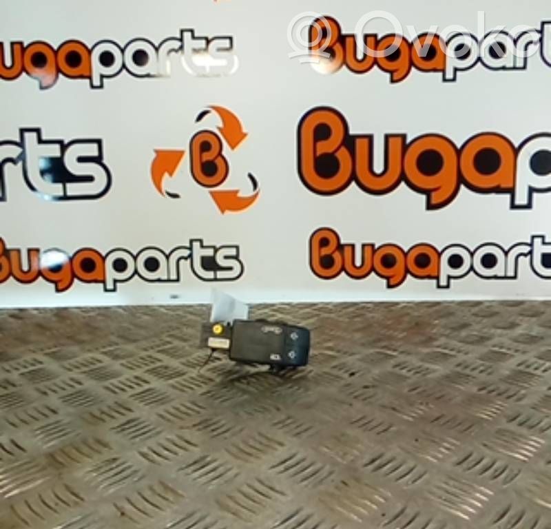 Stūres pogas / slēdži   8200058695
