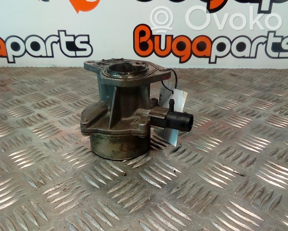 Renault Clio II Pompă vacuum 