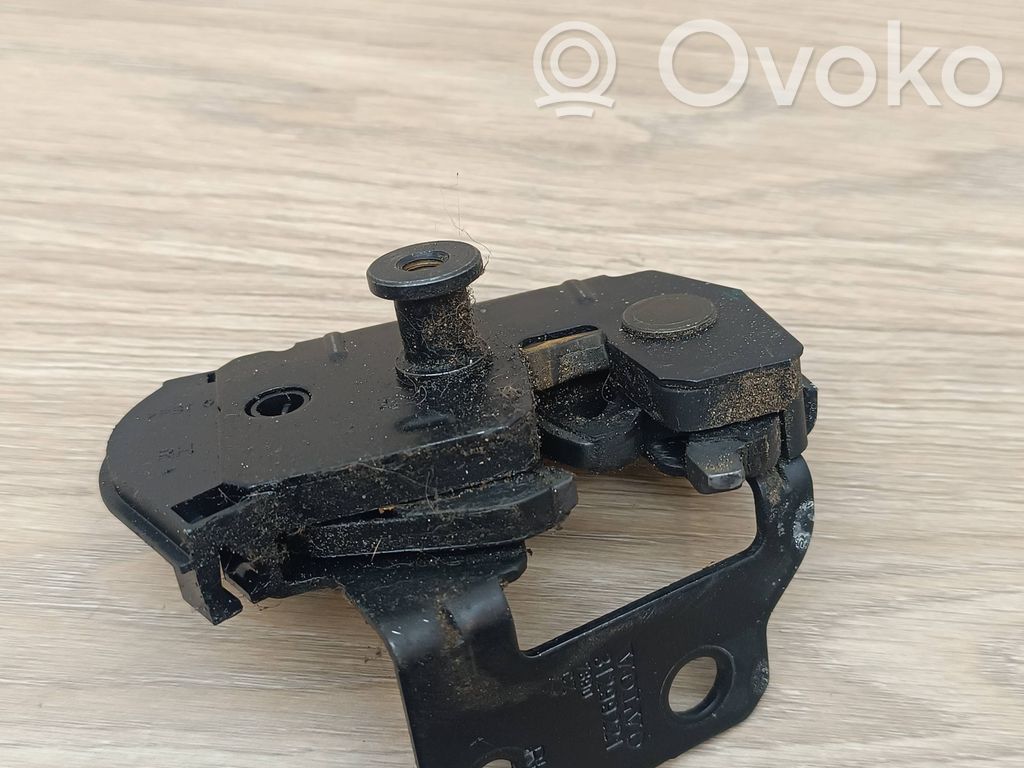 Volvo XC90 Zamek klapy tylnej bagażnika 
