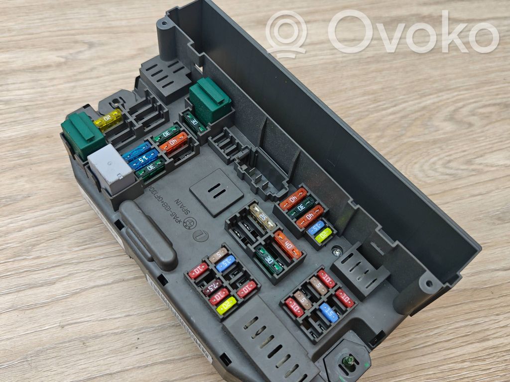BMW X5 E70 Saugiklių dėžė (komplektas) 