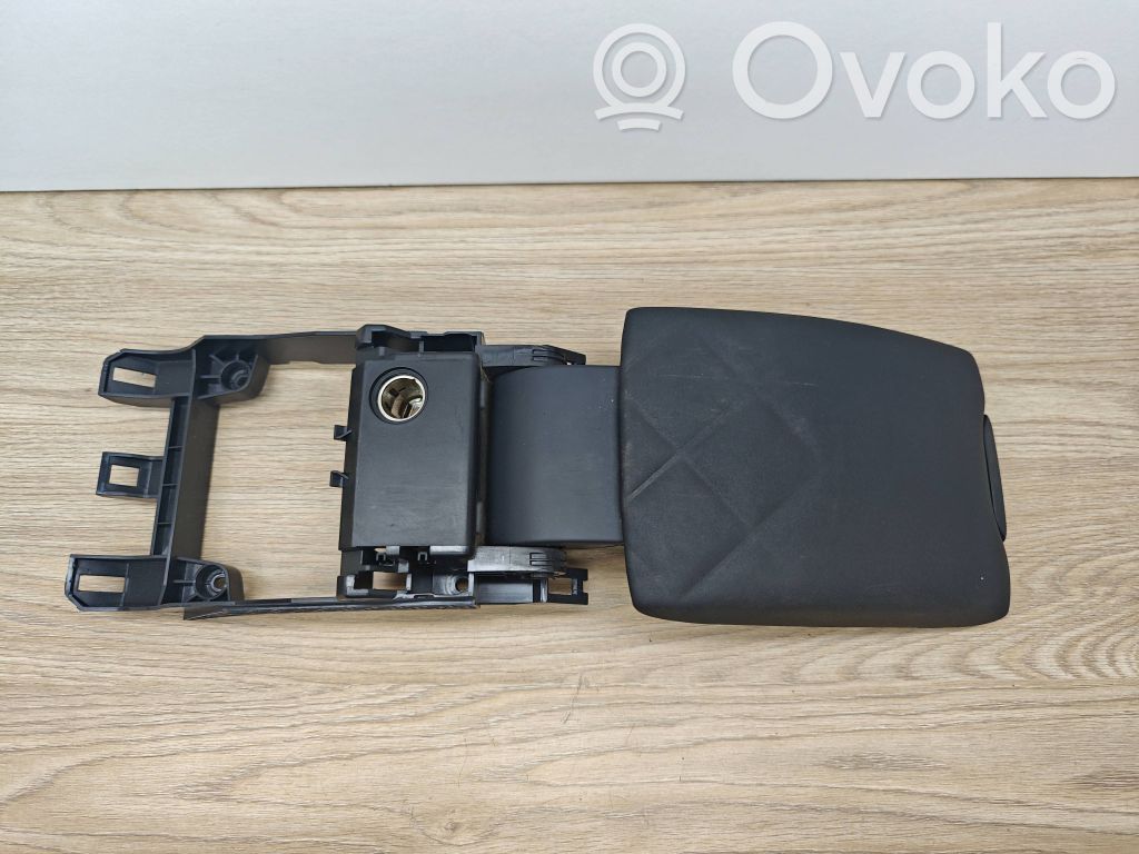 Armrest   30755587,30791831