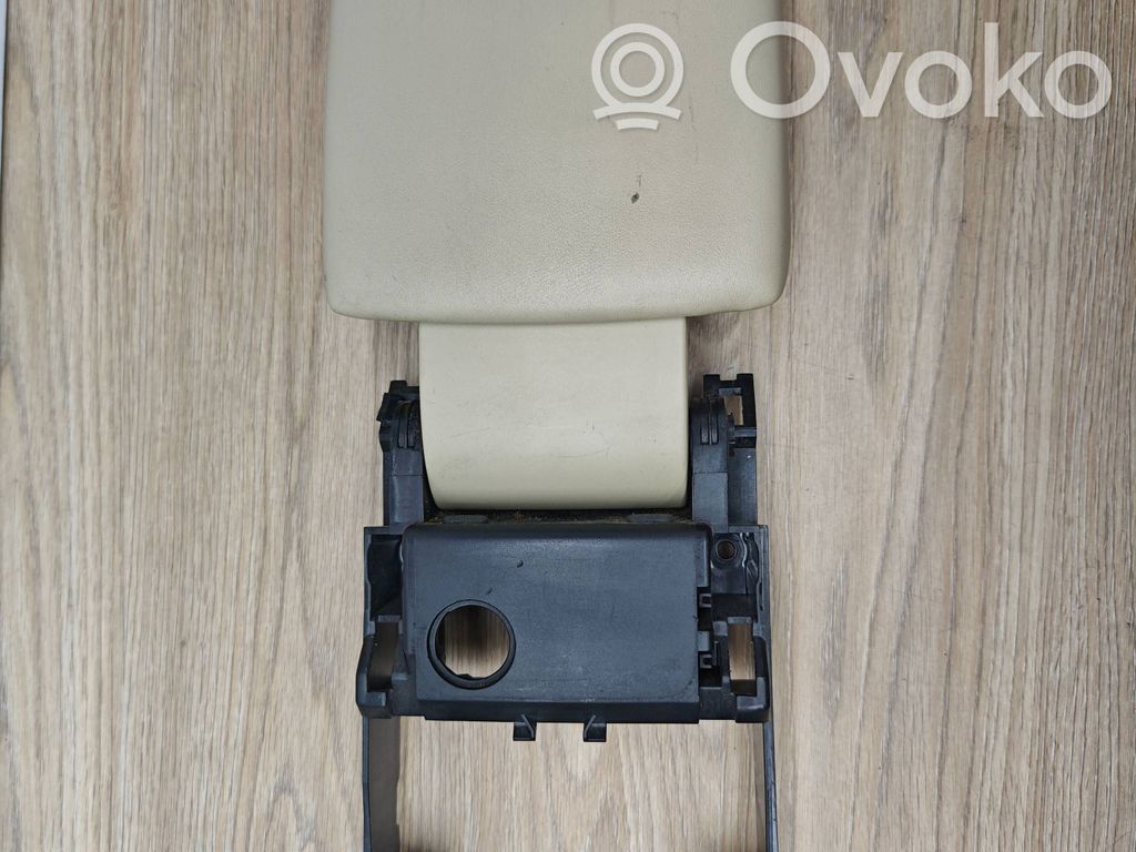 Armrest   30755587,30791831