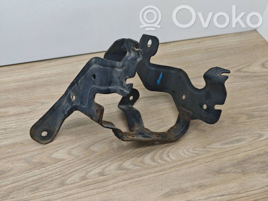 Ohjaustehostimen pumpun kannake   31317375,A0025478,C6S4B