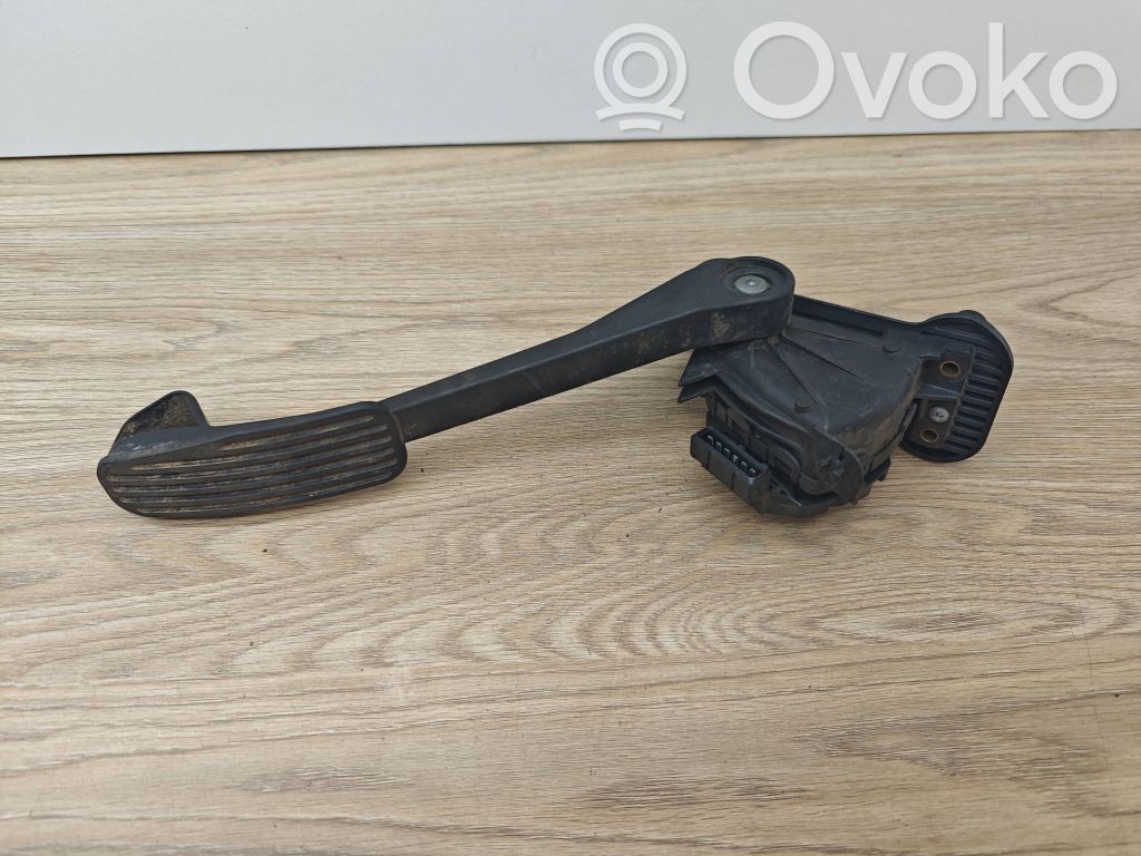 Volvo V70 Accelerator throttle pedal 