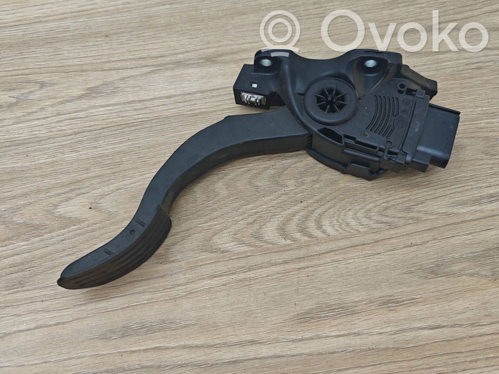 Volvo S80 Pedał gazu / przyspieszenia 