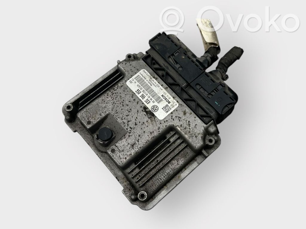 Volkswagen Touran I Engine control unit/module 