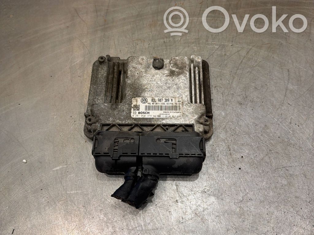 Volkswagen PASSAT B7 Engine control unit/module 