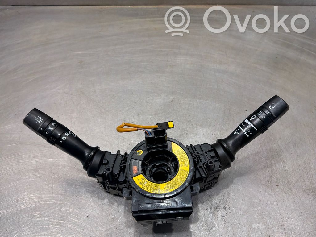 KIA Ceed Commodo, commande essuie-glace/phare 