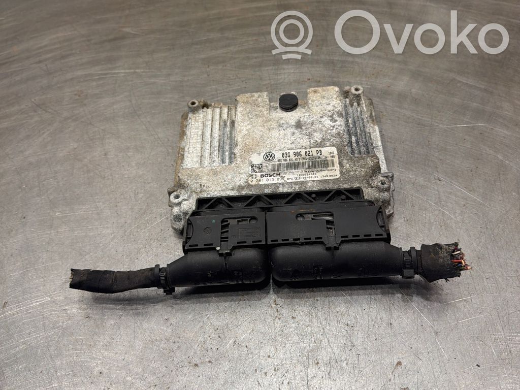 Volkswagen PASSAT B6 Engine control unit/module 