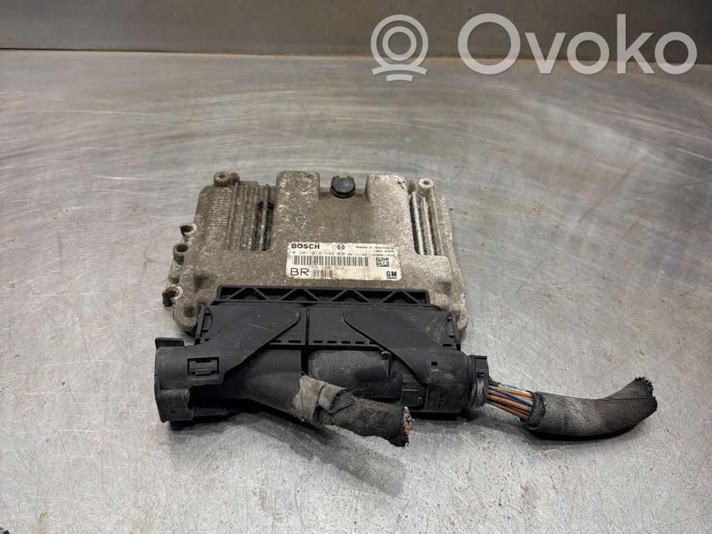 Opel Zafira B Engine control unit/module 