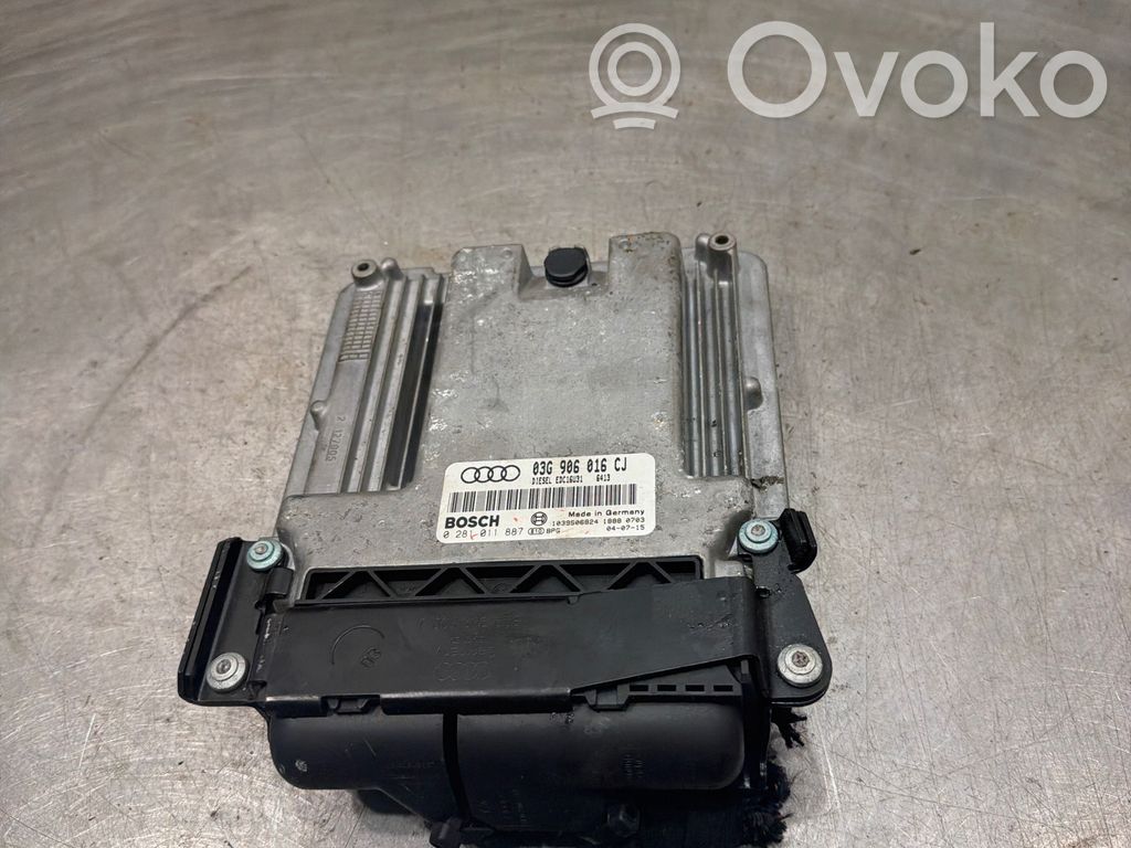 Audi A4 S4 B6 8E 8H Engine control unit/module 